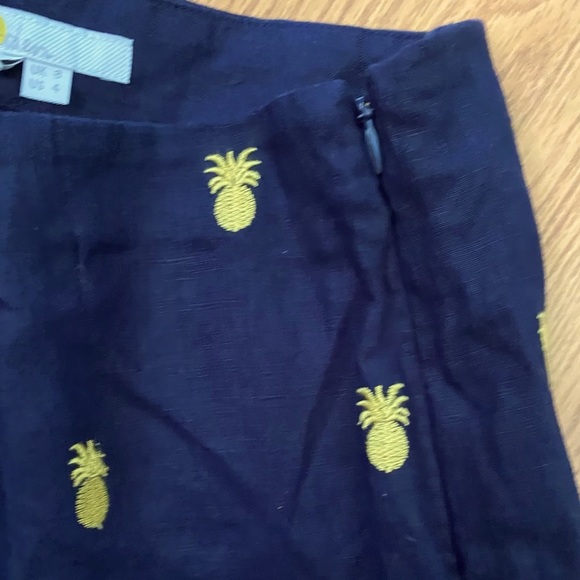 Boden Navy Tropical Yellow Pineapple Embroidered Shorts - Picture 3 of 6